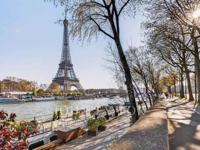 Superbe appartement face à la Seine et à la Tour Eiffel Trocadéro