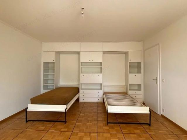 Superbe appartement lumineux de 2,5 pièces d'env. 56 m2, orienté plein Sud, au dernier étage avec ascenseur