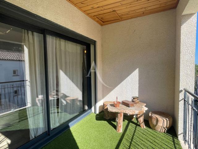 SUPERBE APPARTEMENT RÉCENT T3 DE 90M2 BALCON CAVE ET STATIONNEMENT