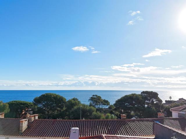 Superbe appartement récent vue mer 68m² Les Issambres