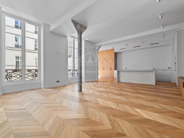 Superbe appartement rénové à Paris 1er !