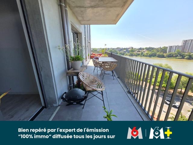 SUPERBE APPARTEMENT STANDING 3 chambres AVEC VUE LOIRE