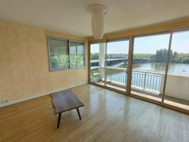 Superbe appartement sans vis a vis, avec vue