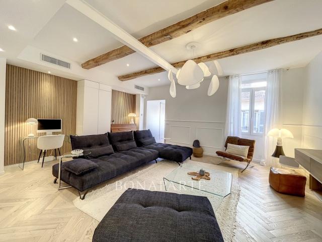 Superbe appartement T4 de 134m2 de surface utile + terrasse