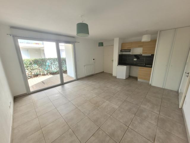SUPERBE APPARTEMENT T2 A FONSORBE EN REZ DE CHAUSSEE PARKING TERRASSE