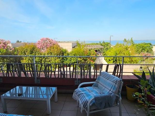 Superbe appartement T3 avec terrasse vue mer et étang de Thau + garage et cave privative quartier bas saint clair à Sète proche de la plage et de la