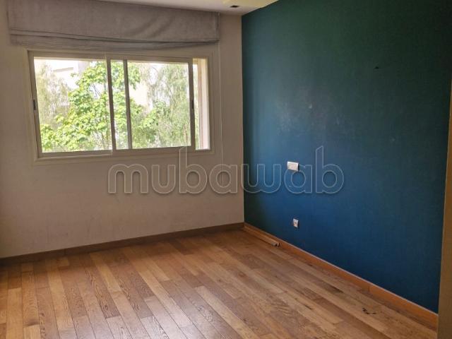 Superbe appartement vide à louer à Jnan Californie