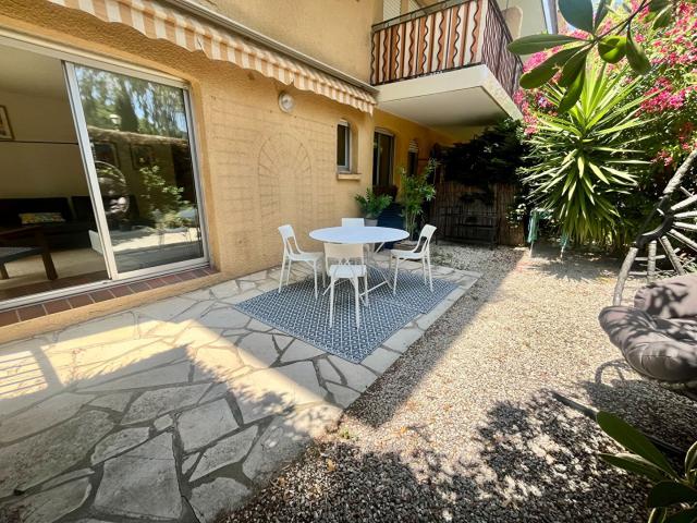 Superbe appartement 3 pièces avec jardin privatif vendu avec. 65m² Saint Tropez