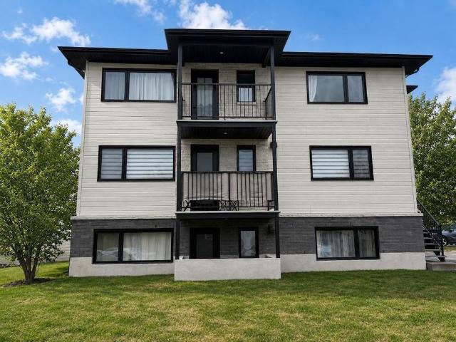 Superbe appartement 4 1/2 style condo à louer dans un secteur recherché de Blainville. 2 chambres, 1 Salle de bain