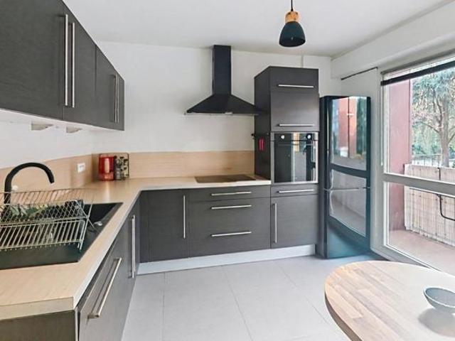 Superbe Appartement 4 pièces avec balcon, cave et stationnement
