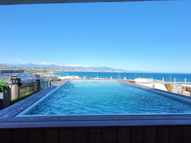 Superbe appartement 4 pièces avec terrasse panoramique à Marina Baie des Anges
