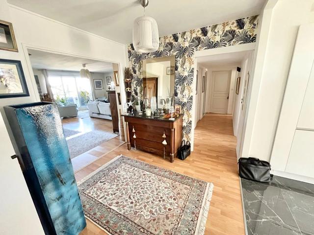 Superbe appartement traversant à TOURS