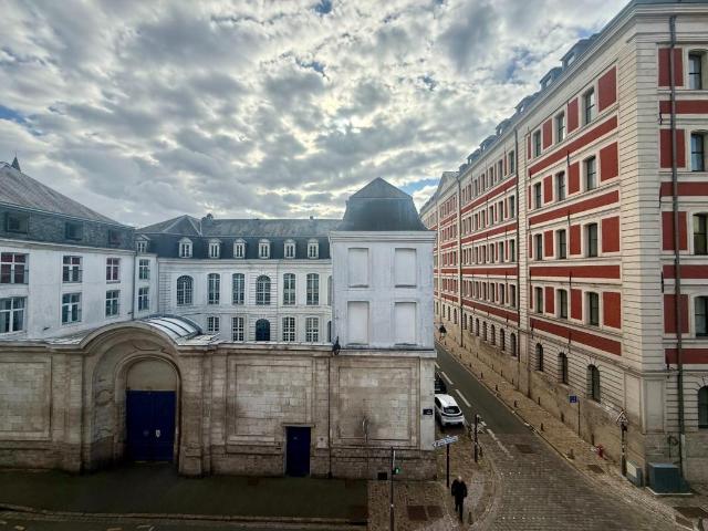 Superbe appartement 4 pièces 3 Chambres au cœur du Vieux Lille