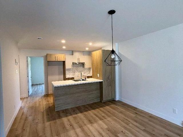 Superbe appartement 51/2 neuf à louer