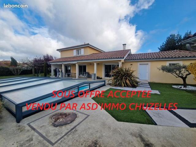 Superbe bastide 134 m² hab. / 2 garage 70 m² / Terrain 1200 m² / Piscine / CALME