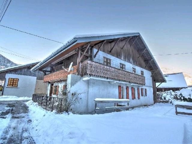 Superbe bâtiment de ferme à rénover 350m² Le Biot