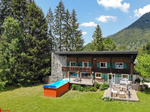 Superbe chalet spacieux de 8 chambres dans un quartier calme de Morzine