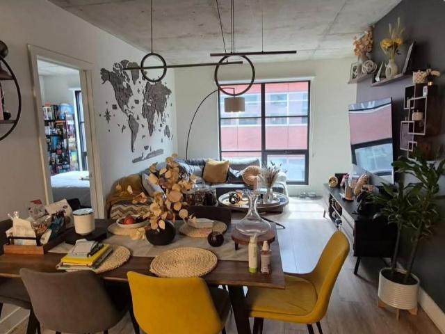 Superbe condo moderne au cœur de Montréal avec services haut de gamme