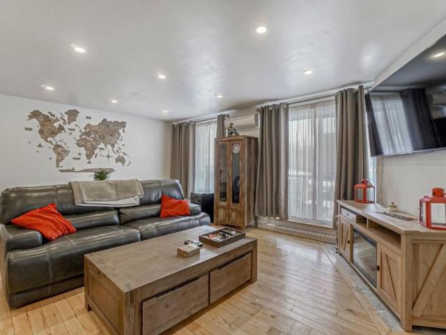SUPERBE CONDO 4½ A LOUER