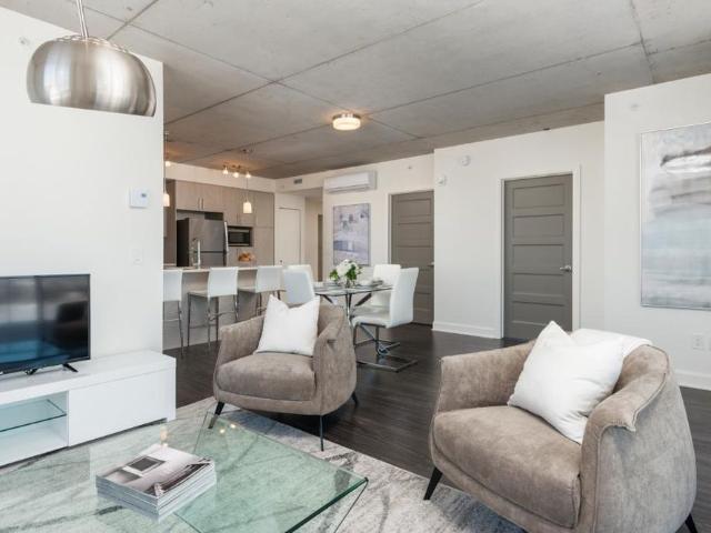 Superbe condo 5 1/2 3 chambre / salle de bain + salle d'eau à louer dans Laval