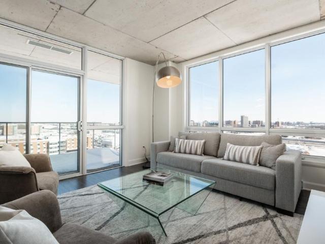 Superbe condo 5 1/2 3 chambre / salle de bain + salle d'eau à louer dans Laval