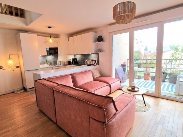Superbe Duplex 3 chambres Terrasse + Balcon