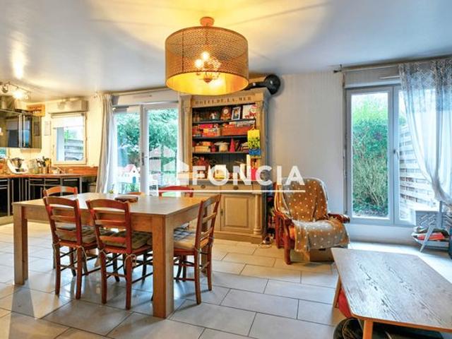 Superbe Duplex en Bord de Seine avec Jardin Privatif