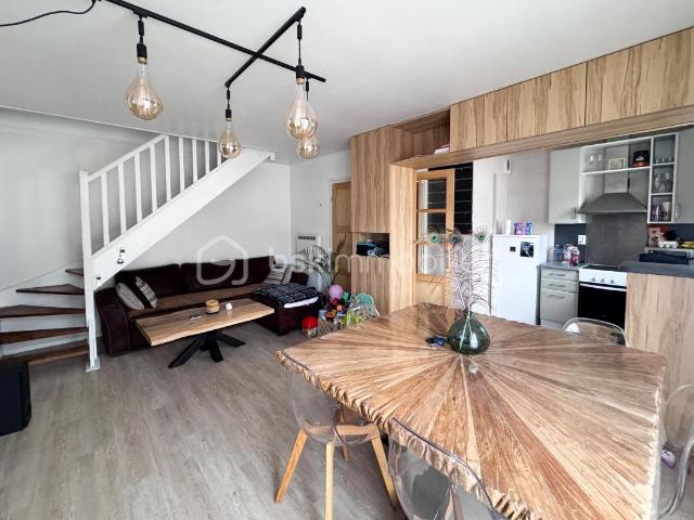 Superbe duplex F3, 2 chambres lumineux avec POMPE A CHALEUR REVERSIBLE balcon, parking et box Roissy en Brie