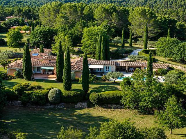 Superbe Domaine Avec Installation Equestre Salernes 315m² Salernes