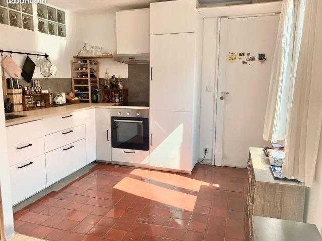 Superbe et grand studio 45m² Porte Saint Martin
