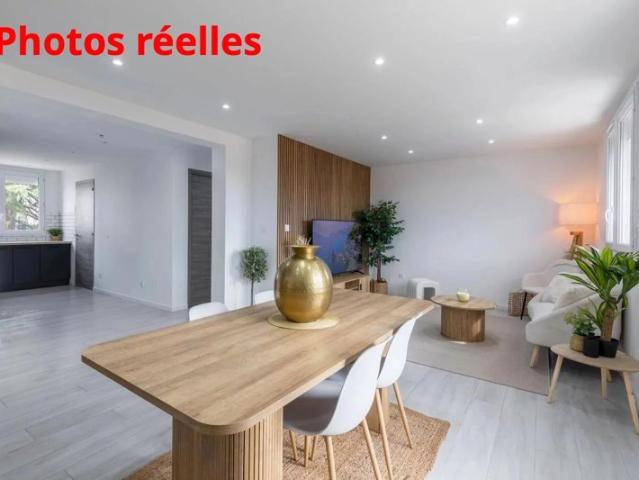 Superbe faux T4 entièrement rénové avec goût et prestations haut de gamme – Balcon, vue dégagée – Montpellier centre !