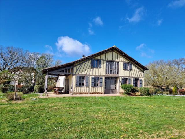 Superbe ferme type landaise 278m2, 6 chambres, piscine