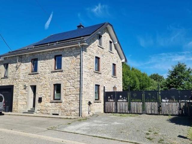 Superbe grande maison à louer à Waimes