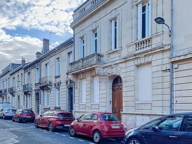 Superbe Hôtel particulier du 19éme siécle, Barrière du Médoc, e