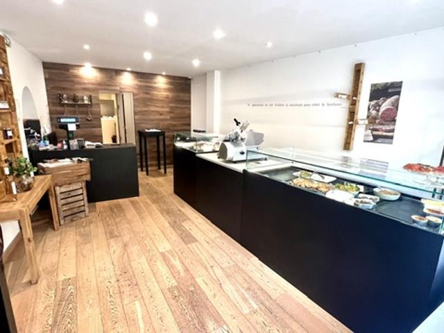 SUPERBE LOCAL COMMERCIAL 56 M2