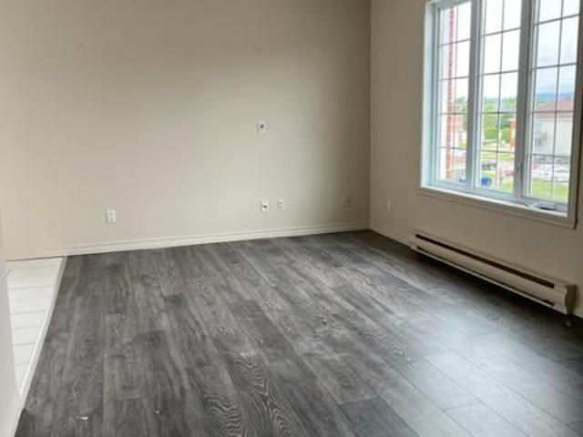 Superbe logement bien situé à Lévis