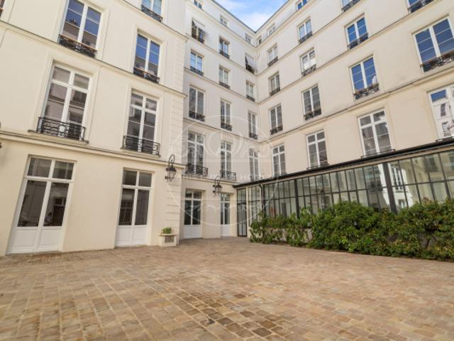 Superbe loft avec verrière à Paris 1er