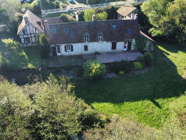 Superbe longère de 233 m2 5 Chambres 233 m2 habitable sur 1 hectare de terrain