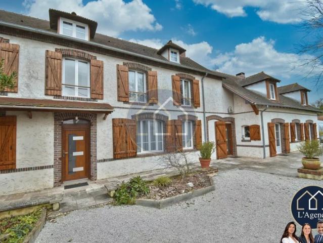? SUPERBE LONGÈRE RÉNOVÉE – 6 CHAMBRES + 1 BUREAU ET 1 SALLE DE SPORT – TERRAIN 4758 m² – DÉPENDANCES ?