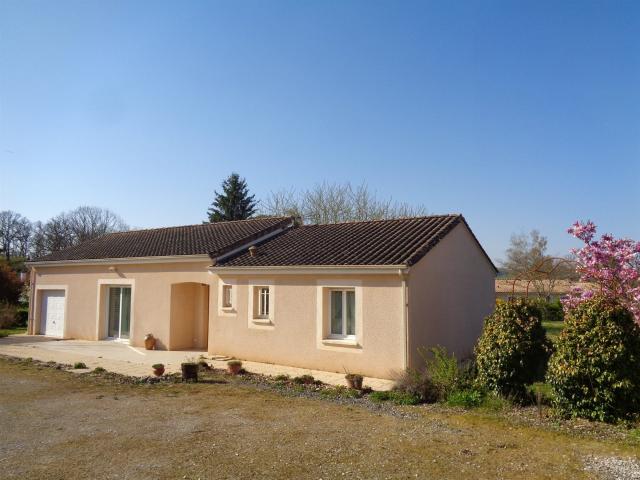 Superbe pavillon de plein pied de 95 m², 2315 m² de terrain. 95m² Tocane Saint Apre