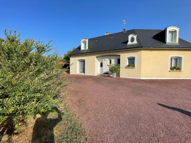 Superbe pavillon 1ch et sdb en pp et 3ch à l'étage
