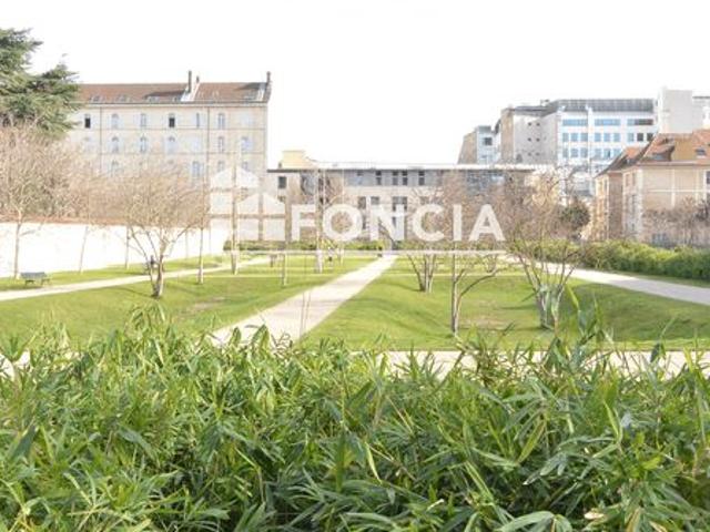 Superbe Penthouse 2 Pièces avec vue dégagée plein Ouest