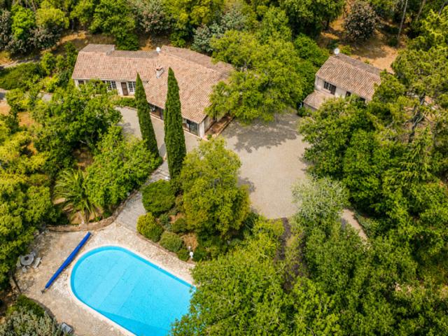 SUPERBE PROPRIETE 160M2 DOMAINE SECURISE LE MUY SAINTE MAX