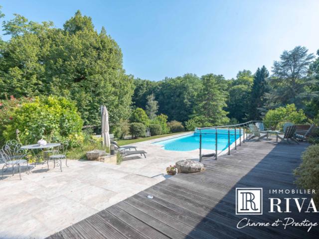 SUPERBE PROPRIETE 275 M2 HAB 5 CH