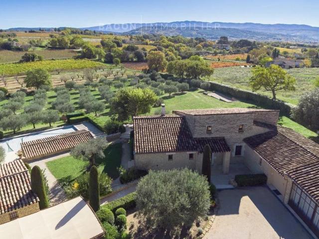 Superbe propriété avec vue et piscine 246m² Saint Saturnin lès Apt