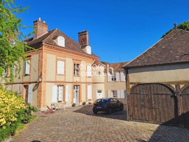 Superbe propriété de 240 m² env sur 650 m² de terrain