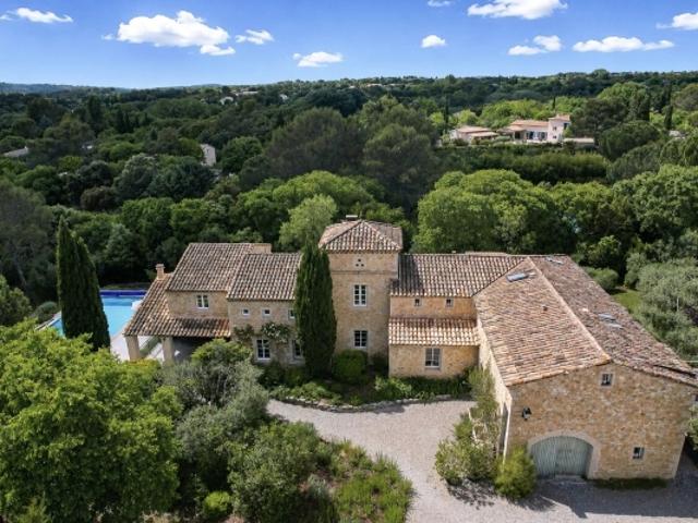 Superbe propriété de 397 m² aux portes d'Uzès