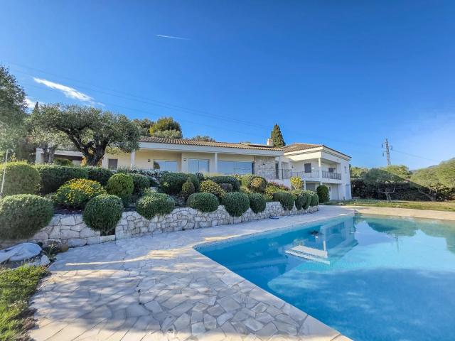 Superbe Propriete D'exception Avec Piscine Vue Mer Panoramiq. 285m² Nice
