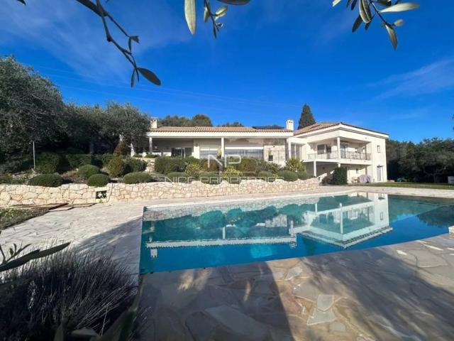 SUPERBE PROPRIETE D'EXCEPTION AVEC PISCINE VUE MER PANORAMIQUE