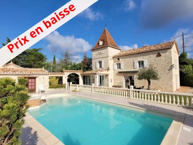 Superbe propriété en pierre avec dépendances, garage, piscin. 115m² Labastide Marnhac
